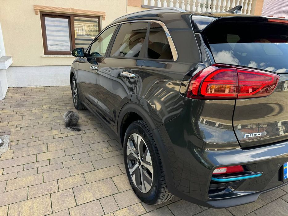 Кіа Ніро 64кВт  з гарантією