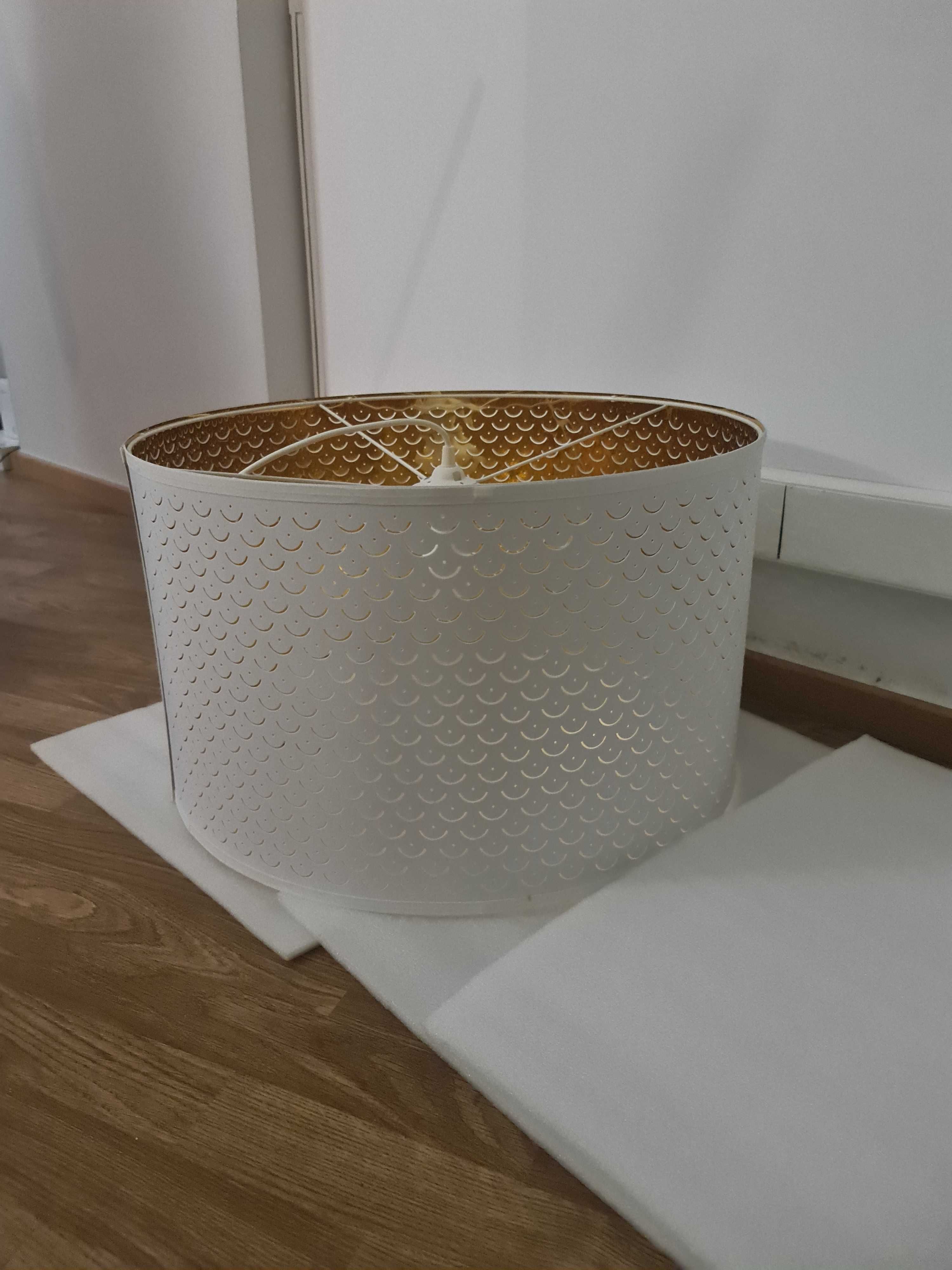 Abajur ikea branco e dourado