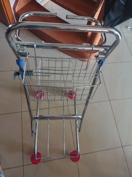 Wózek na akcesoria do sprzątania