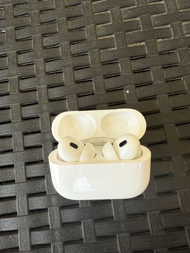 Airpods pro literalmente com uma semana de uso 2.ª geracao
