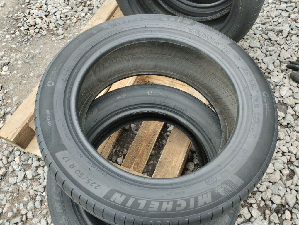 225/50/17 Michelin primacy4