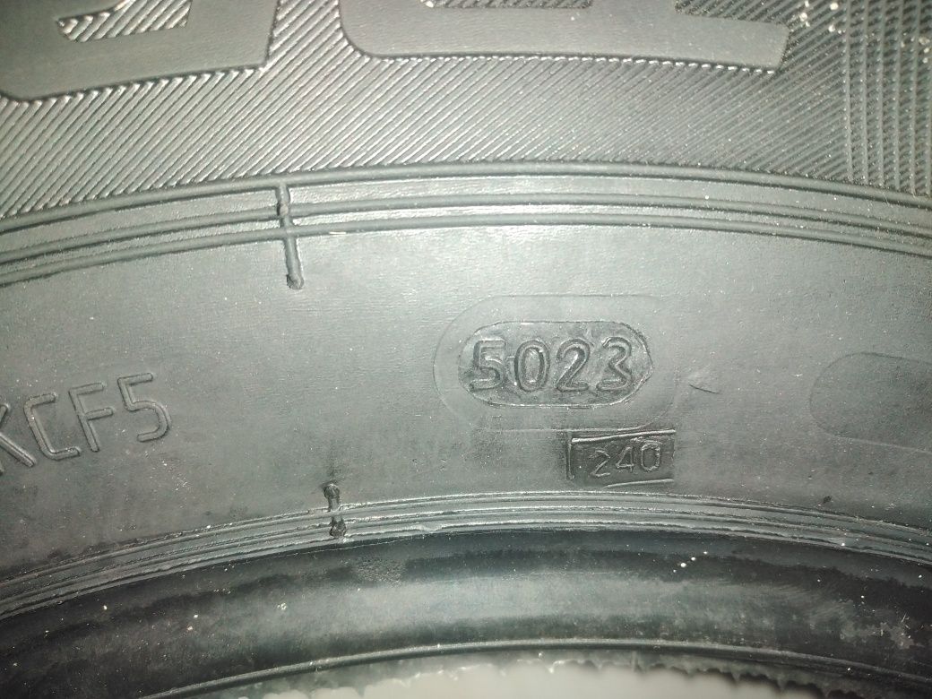 Продам шини зимові нові 205/65 R15/94H