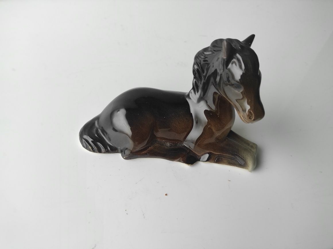 Stara figurka, koń, zrebak
