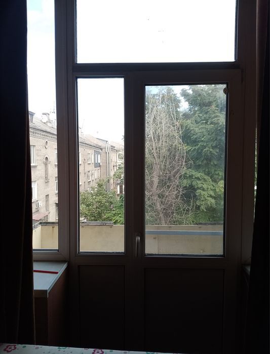 Продам 2-ком.кв.Сталинку в Центе по главному п-т Свободы