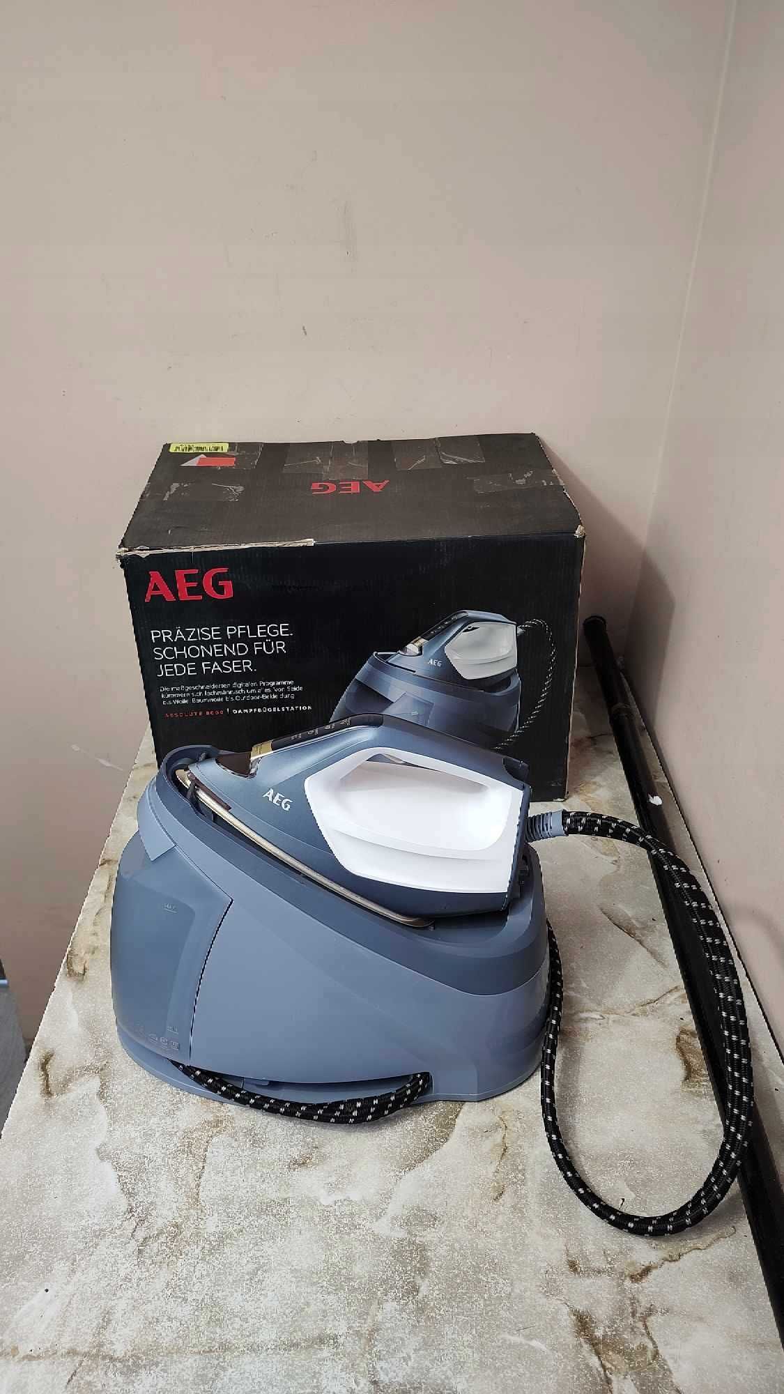 Stacja parowa AEG ST8-1-6DBM 2400 W
