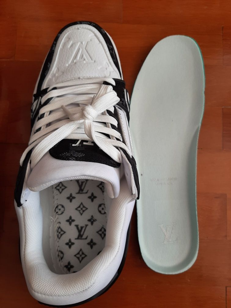 Ténis LV trainers branco e preto