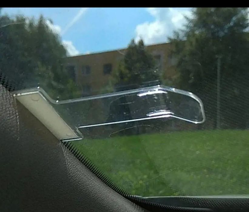 Uchwyt na bilet parkingowy kartkę mocowany do szyby lub w inne miejsce