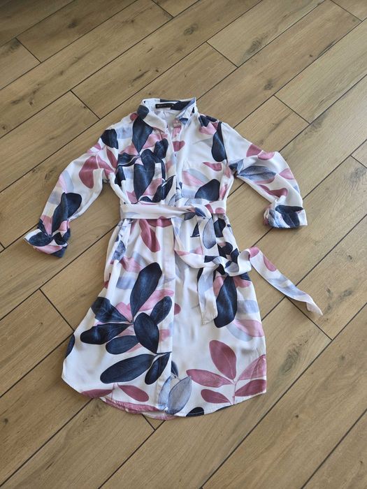 Śliczna krótka sukienka koszulowa wiązana Mohito XXS 32