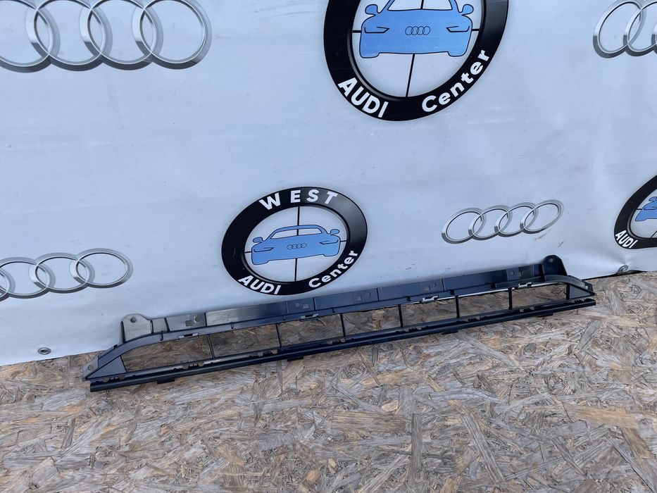 Audi Q5 80A решітка центральна нижня ауді ку5 решітка переднього бампе