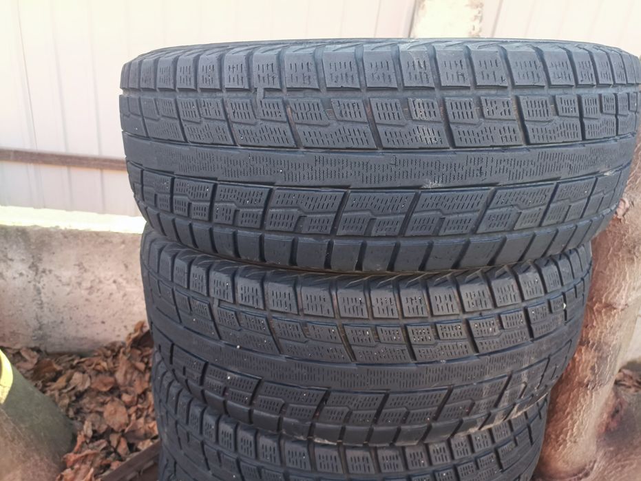 Yokohama 225/65 R17 комплект зимових шин