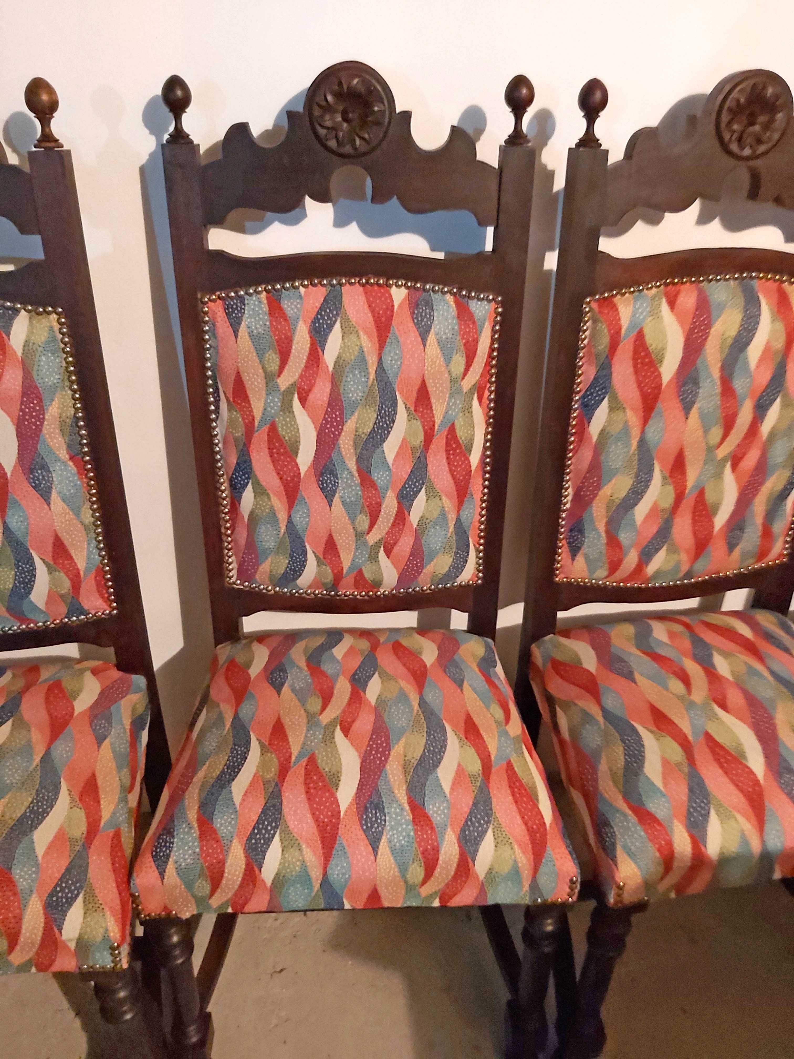 Cadeiras estilo anos 80