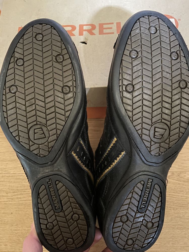 Продам кроссовки-туфли MERRELL (кожа)