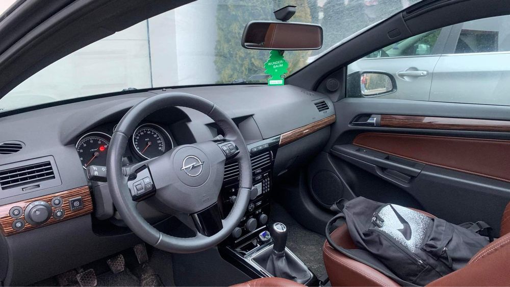 Opel Astra H - GTC