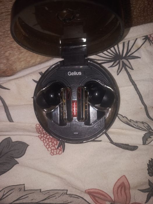 Продам наушники Gelius