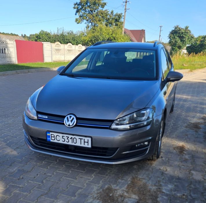 Volkswagen Golf 7 •2015 • 1.4 Бензин • Автомат • Універсал • Webasto