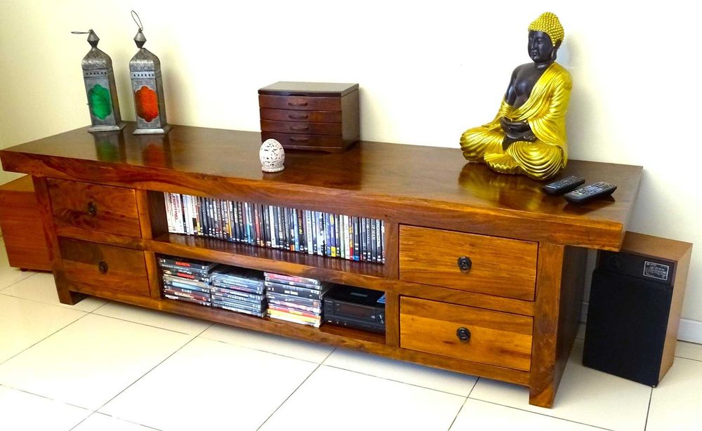 Kolonialna szafka RTV / niska komoda z drewna egzotycznego palisander