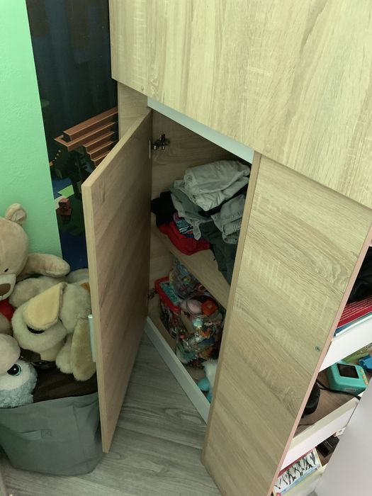 Кровать-чердак зі столом