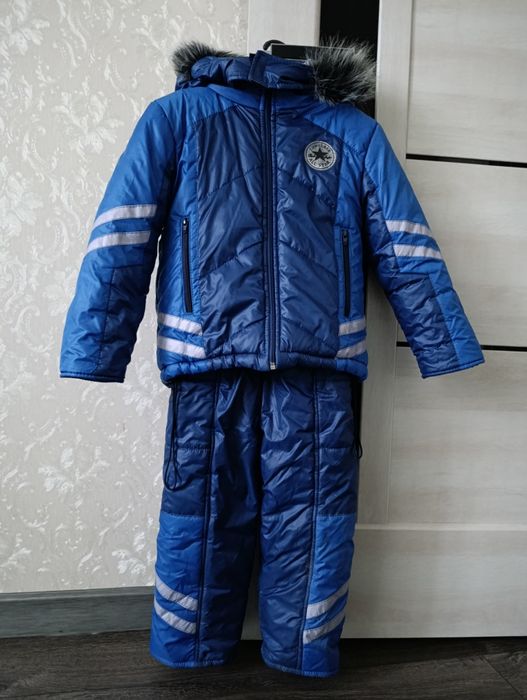 Зимовий комбінезон для хлопчика 98р на овчині синього кольору