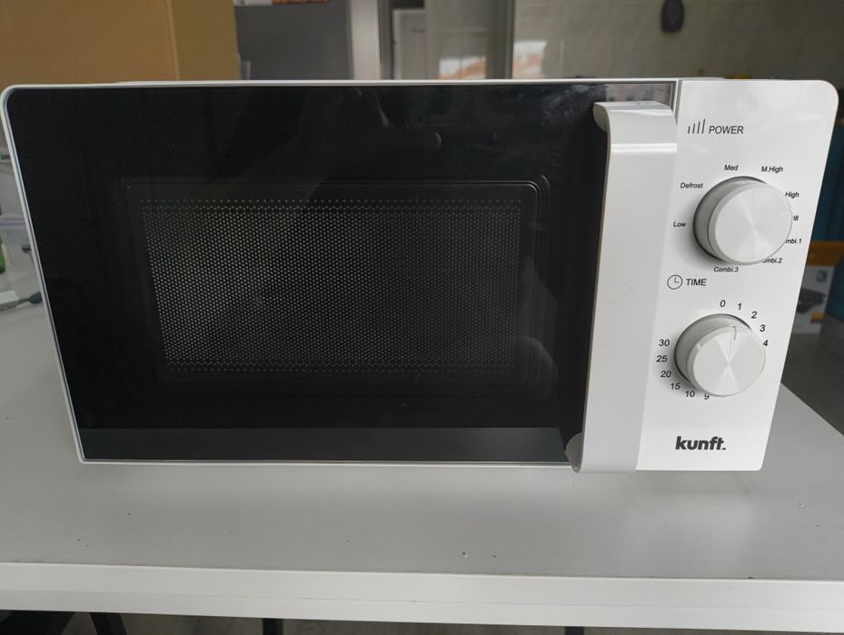 Forno micro-ondas / microondas Kunft 20 L - Com Grill