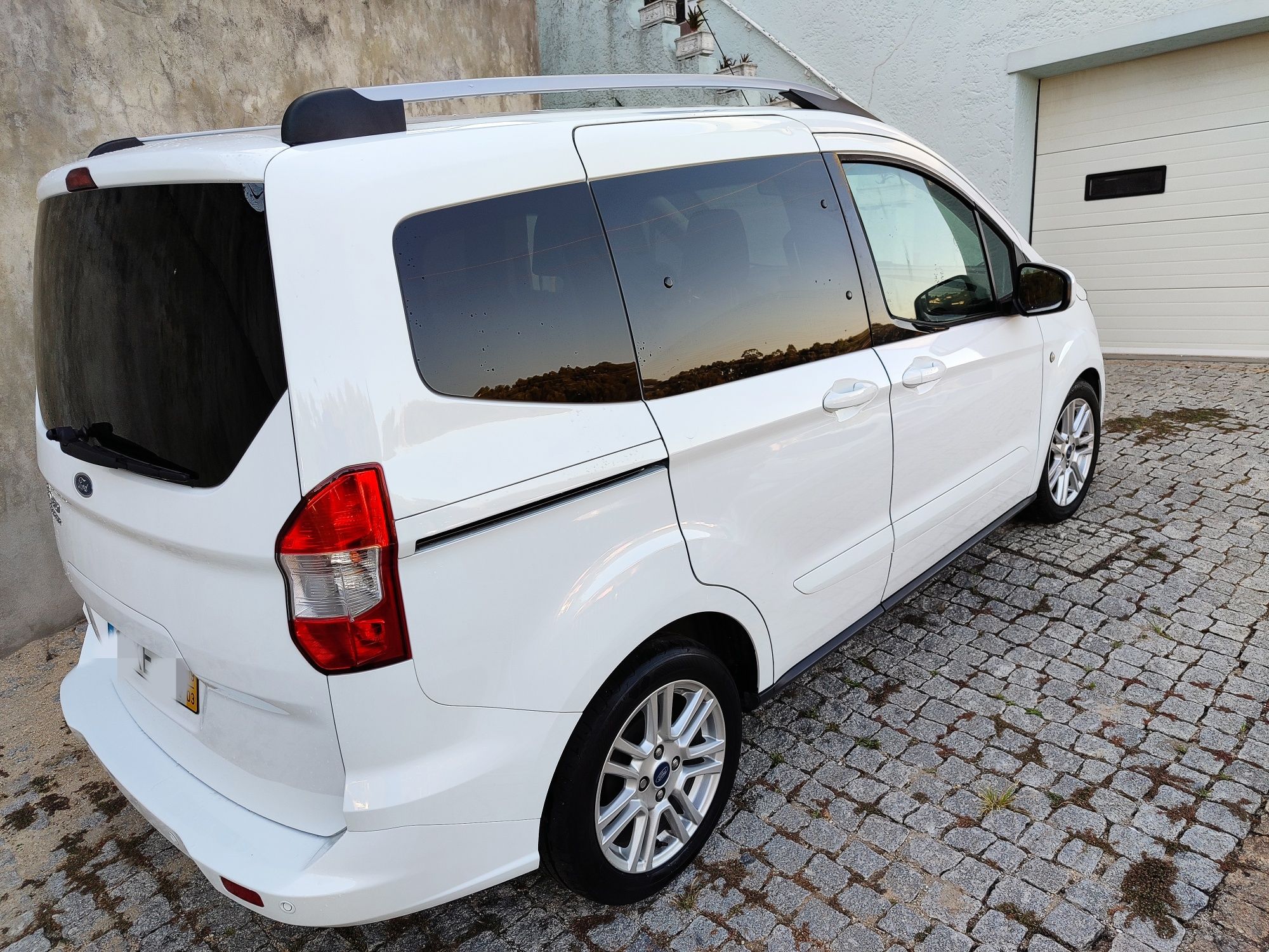 Ford Tourneo Courier 1.0 EcoBoost de 2019/03 Nacional