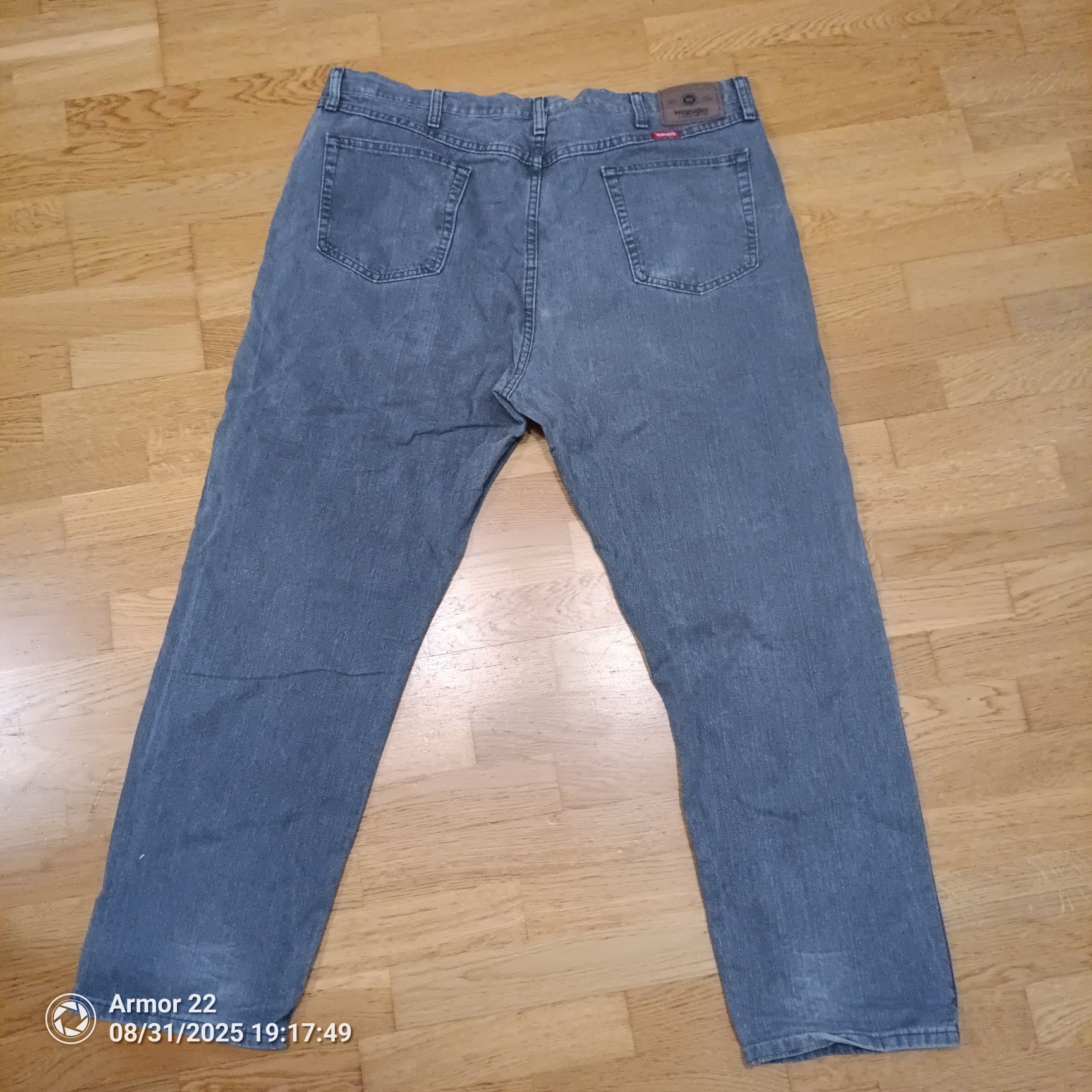 Джинси Wrangler 42 x 30