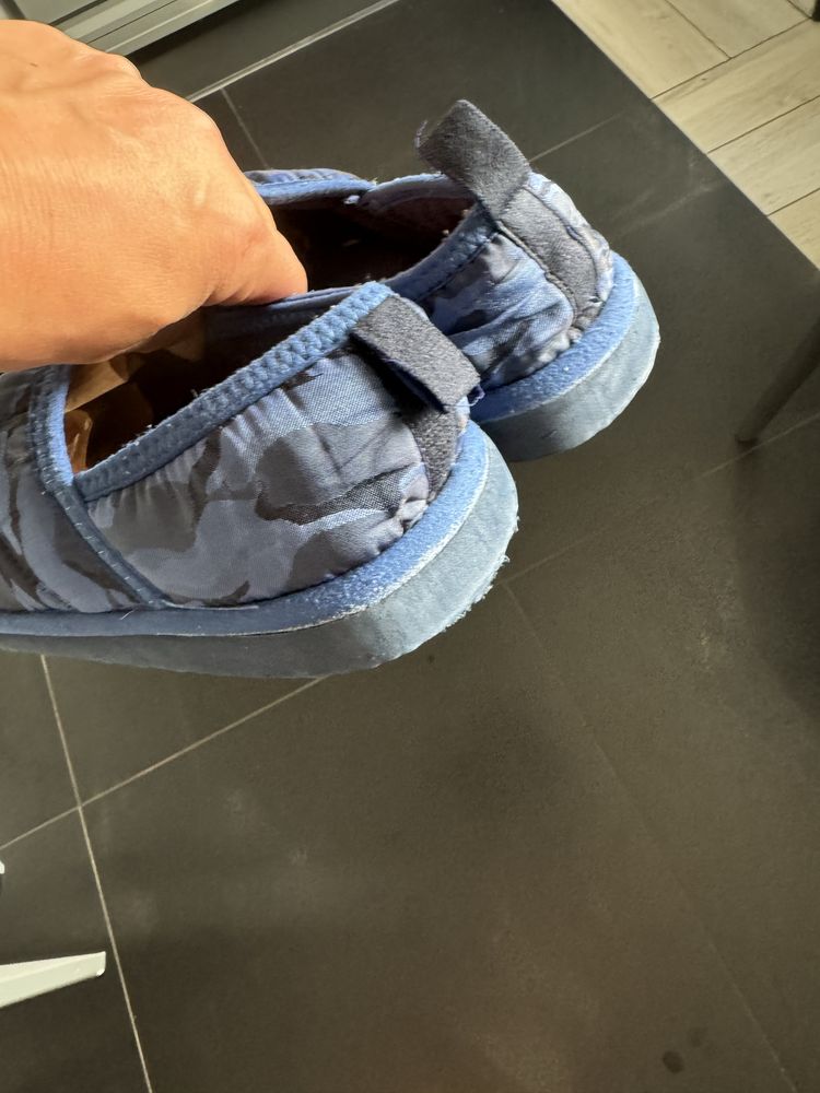 Тапочки фірми Primark