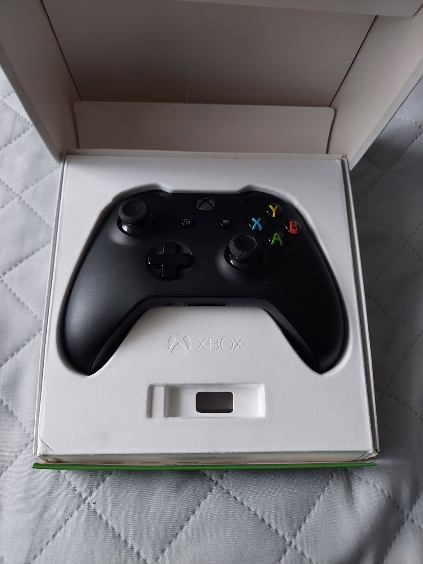 Pad MICROSOFT Xbox One / PC 1708 czarny