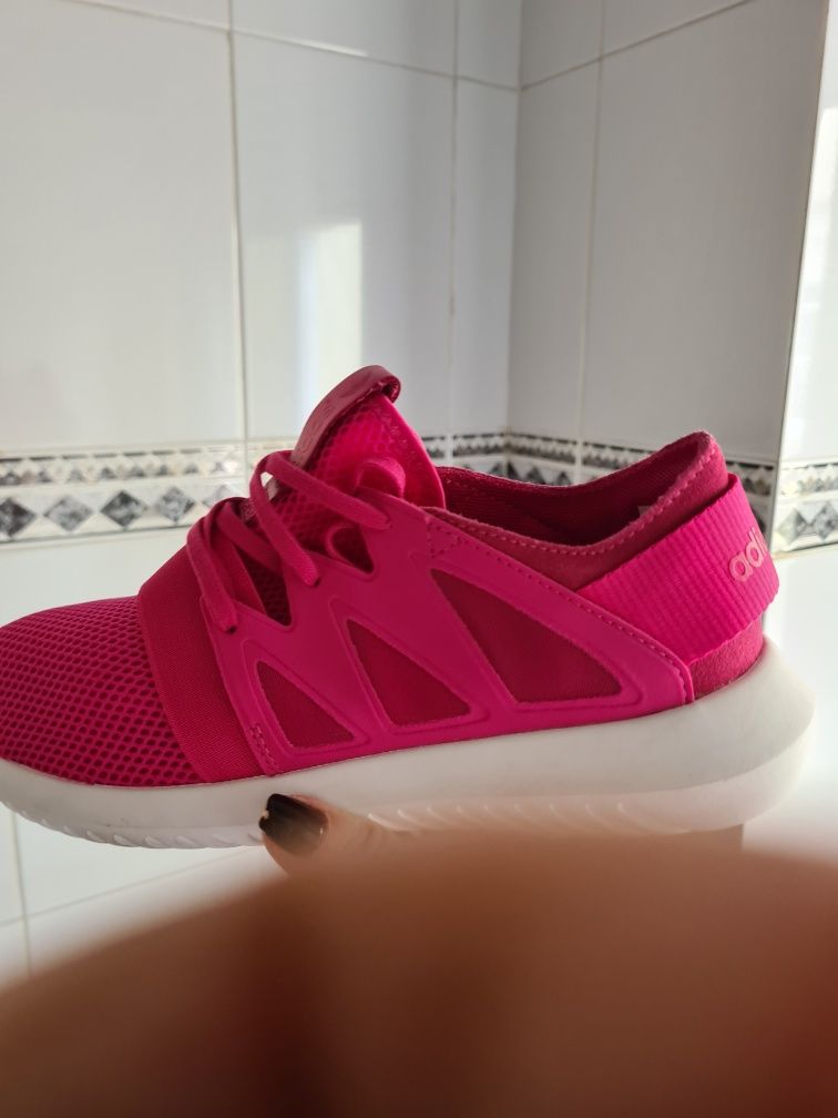 Tênis Adidas novos Rosa choque  N.37 originais