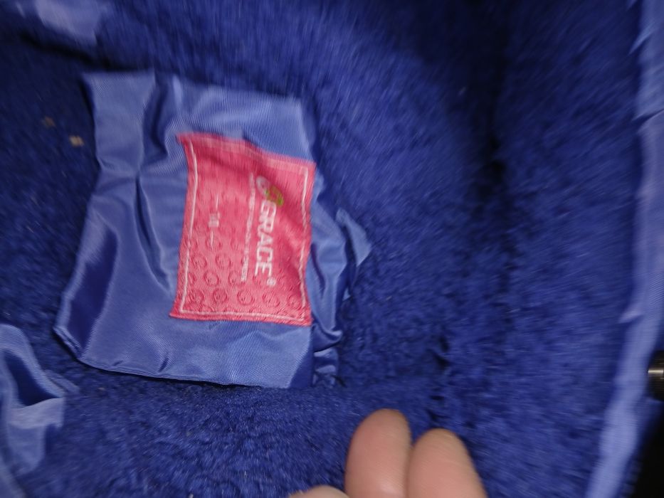 Куртка зимова, хутро втрачене. Безкоштовно