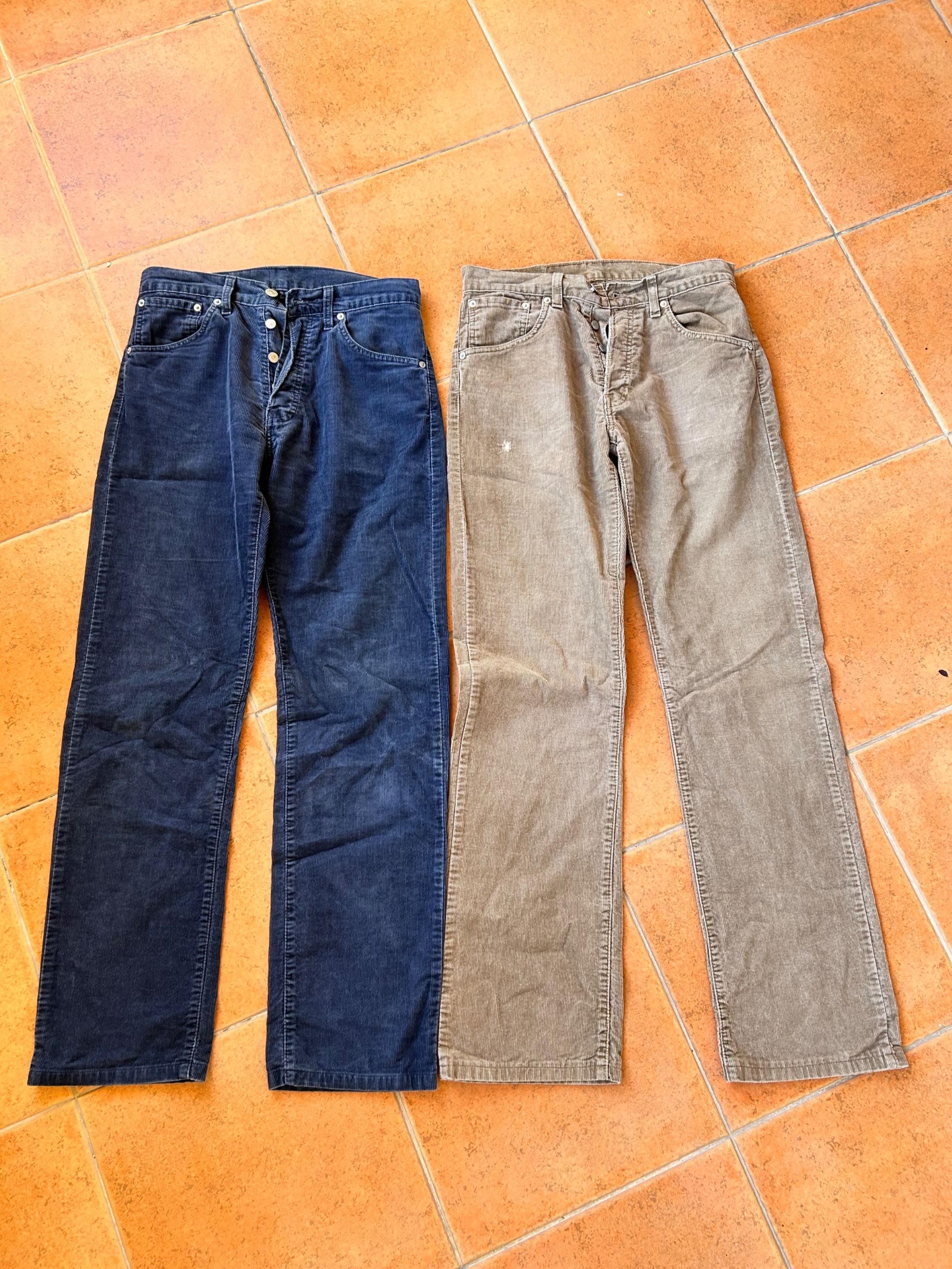 2 pares de calças bombazina Levi’s