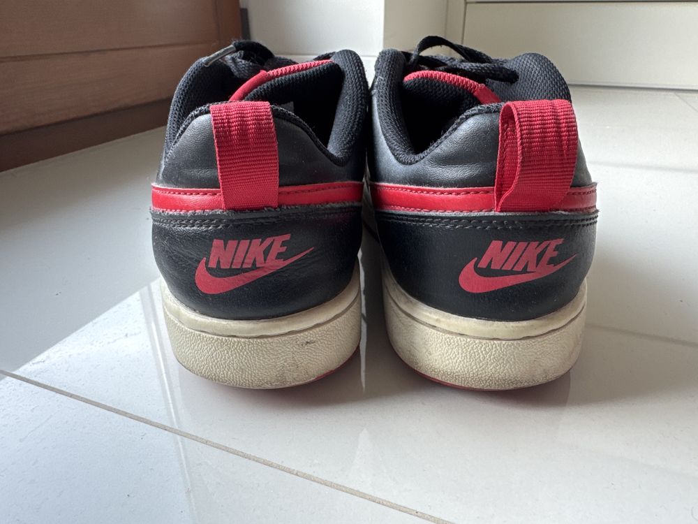 Buty Nike czerwono-czarne rozmiar 40