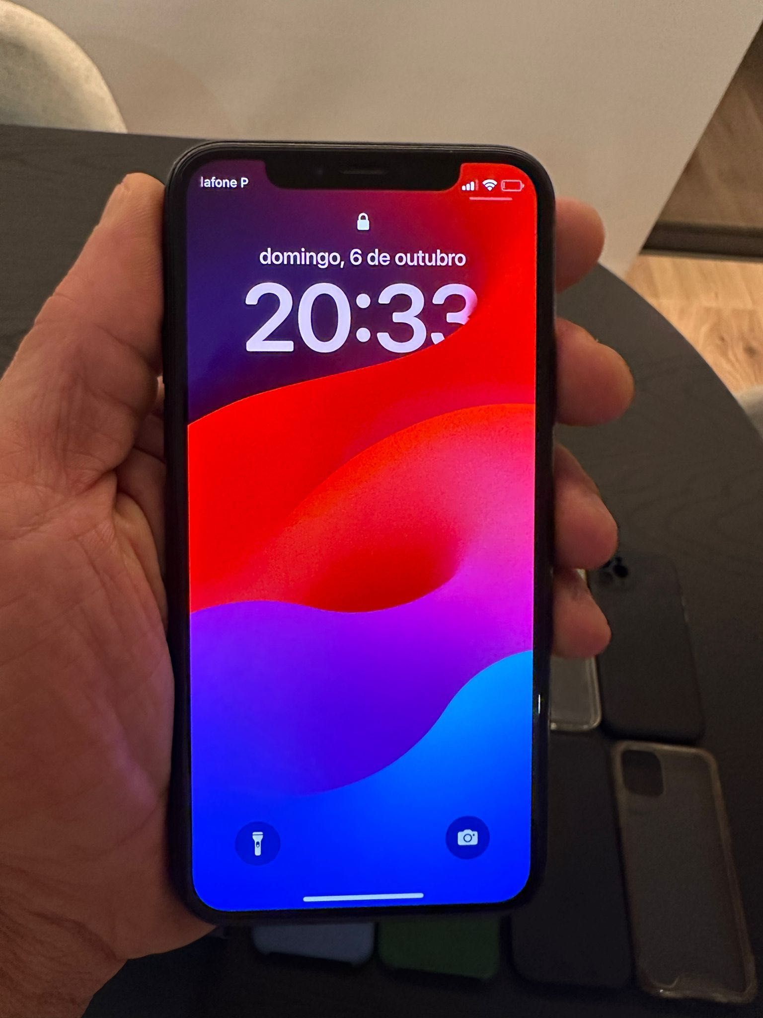 iPhone 11pro 64gb com capas