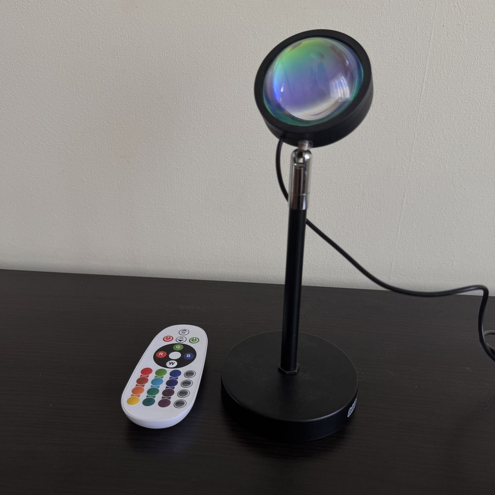 Світлодіодна rgb лампа з проекцією заходу/сходу сонця.