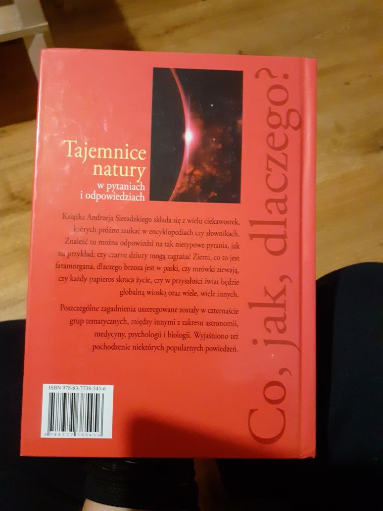 Tajemnice natury w pytaniach i odpowiedziach Andrzej Sieradzki