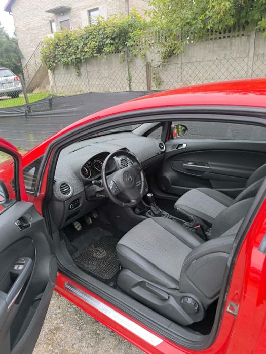 Opel Corsa 1.4 benzyna 2011