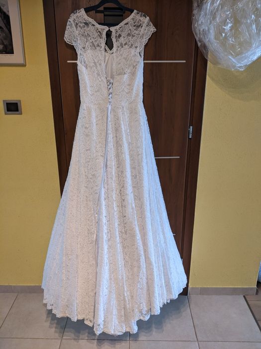 Suknia ślubna koronkowa r.40-44