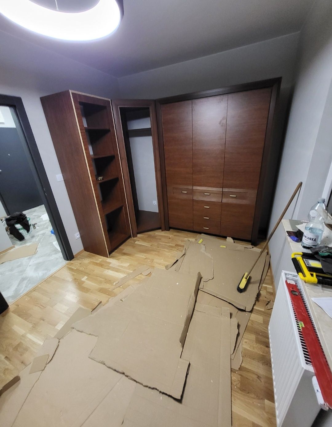 Remonty malowanie elewacji dachów gładzie glazurnik układanie paneli