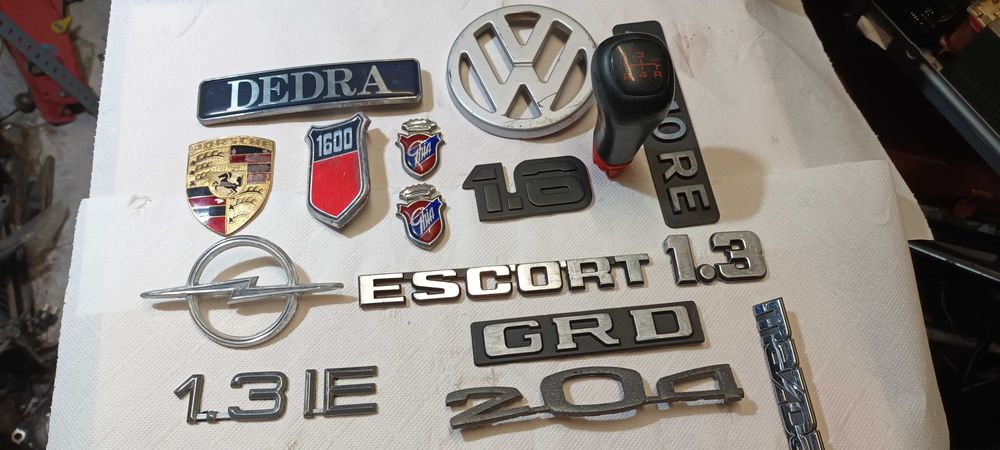 Emblemas vários carros antigos