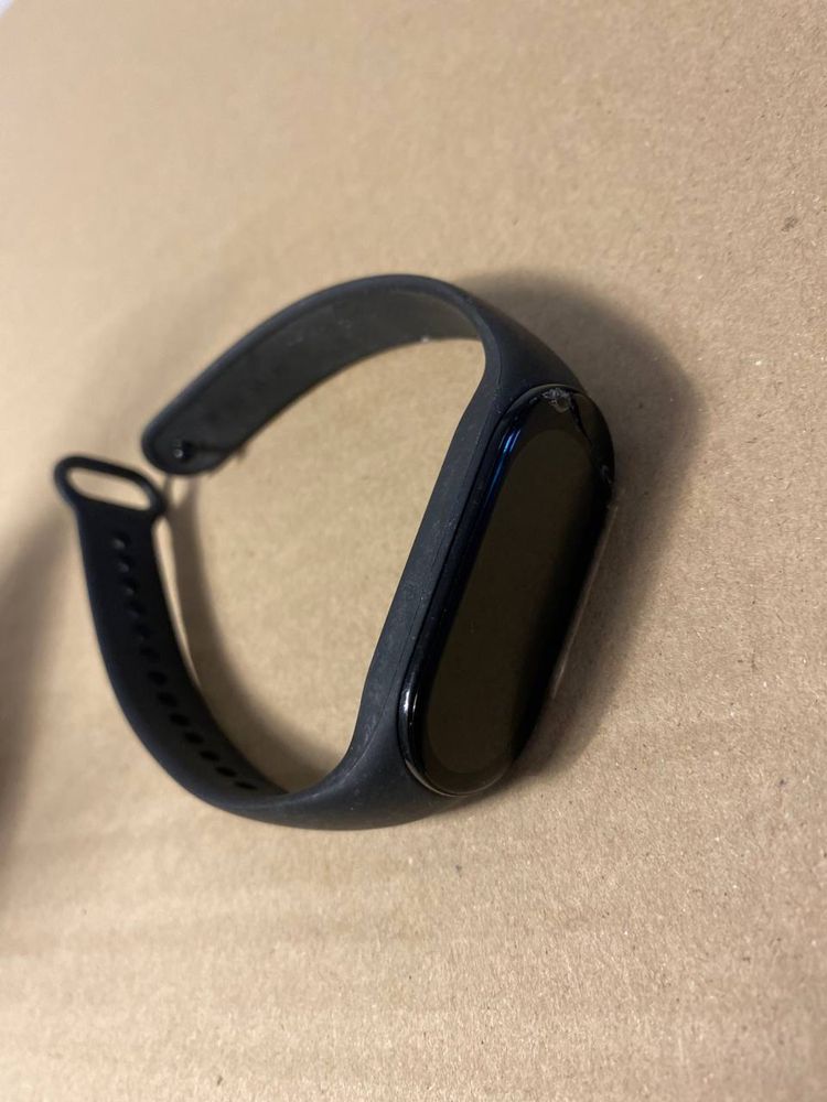 Opaska sportowa Xiaomi Mi Band – pęknięty ekran