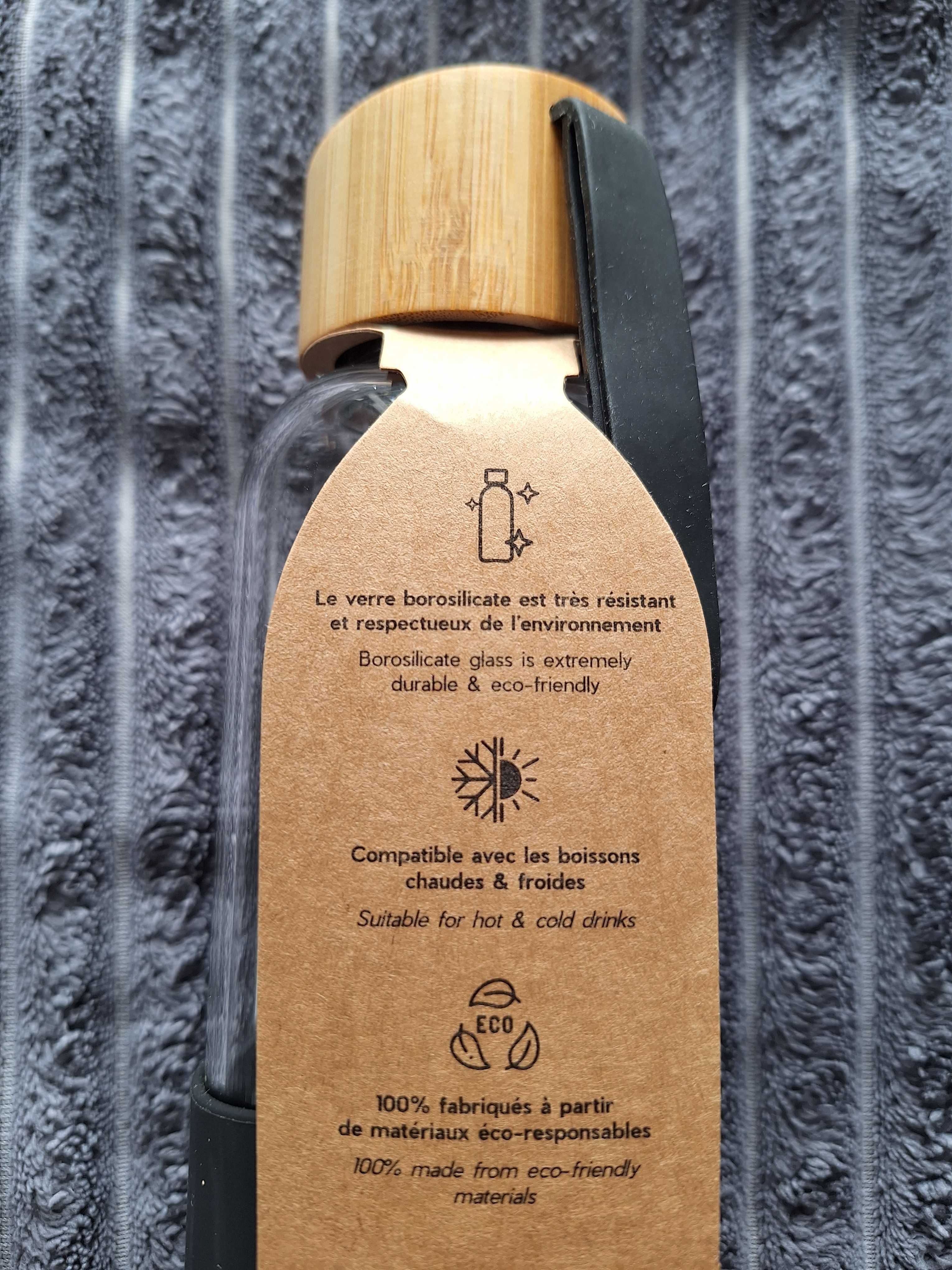 Butelka z borokrzemianowego szkła z bambusową pokrywą 550 ml