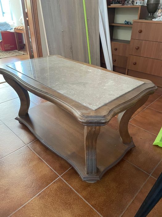 Vendo mesa de madeira com pedra em mármore