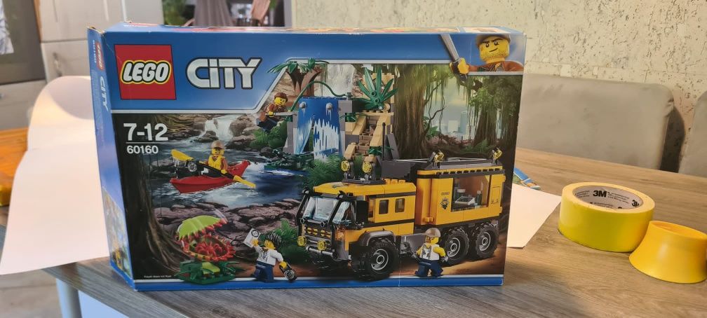 Zestaw Lego City Jungle mobilne laboratorium  60160