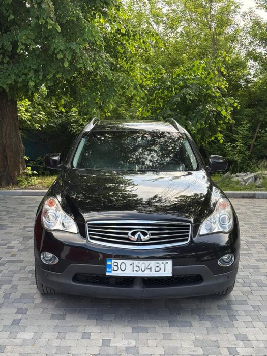 Infiniti EX35 в хорошому технічному стані