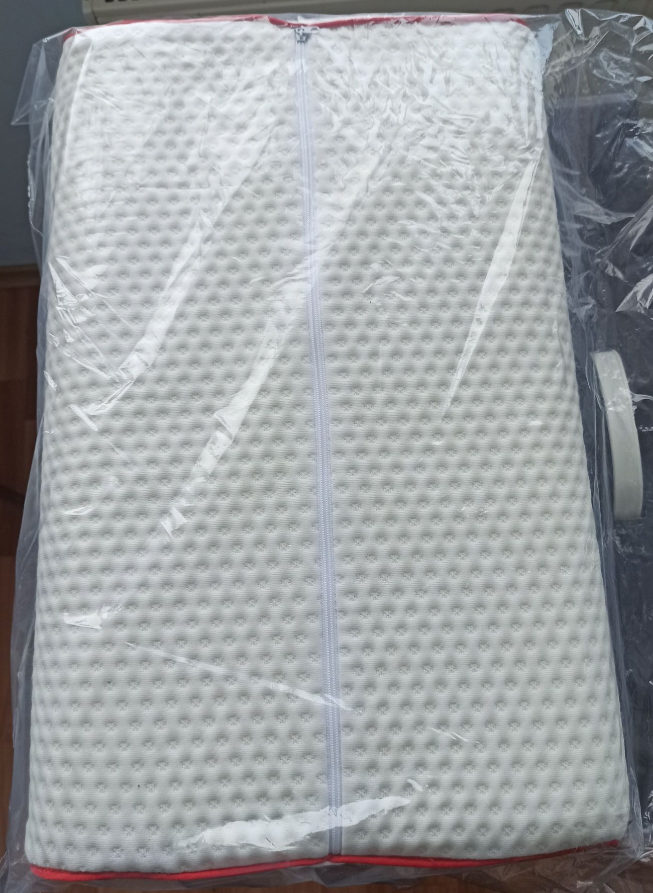 Нова ортопедична подушка Highfoam з пам'яттю Ergolight 49х32х10.5 см