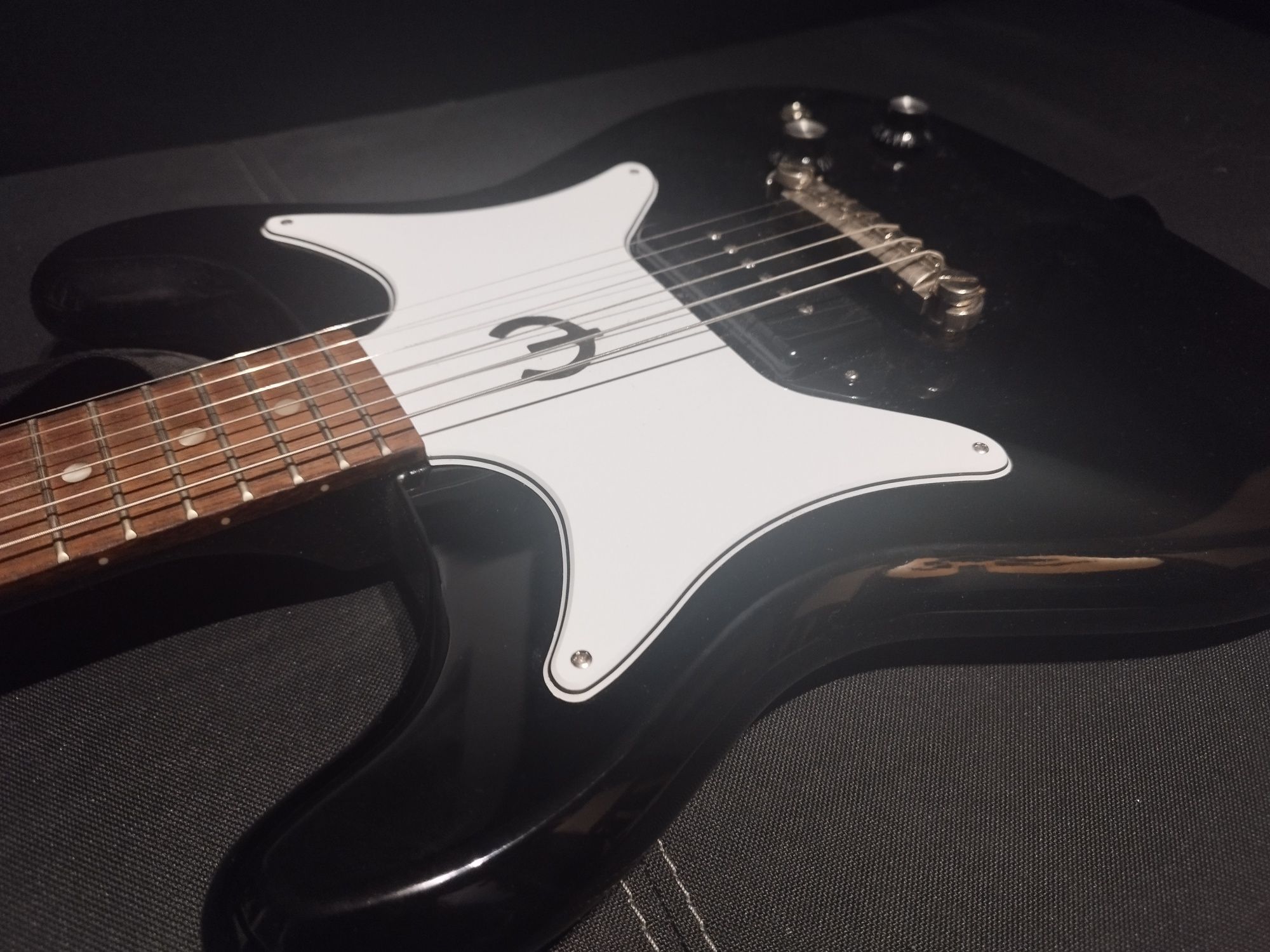 Epiphone Coronet Ebony (Black)
