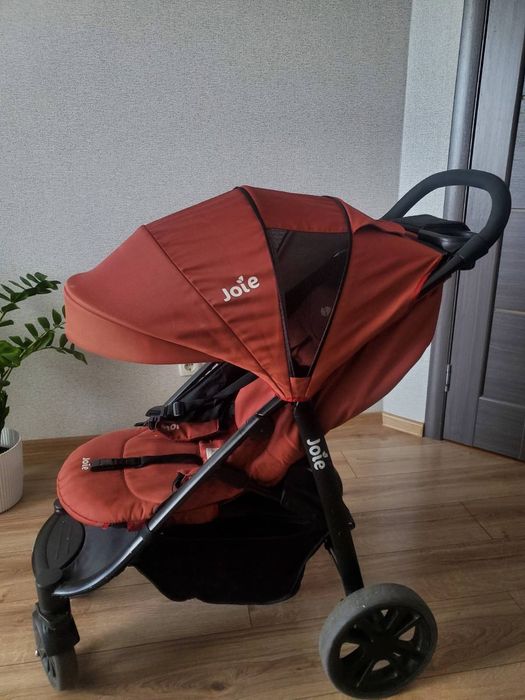 Коляска прогулянкова