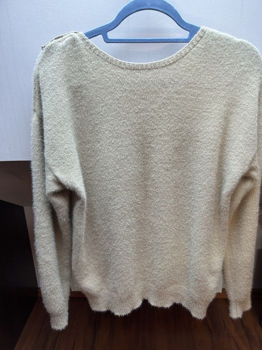 Sweter z haftem jasny beż L/XL