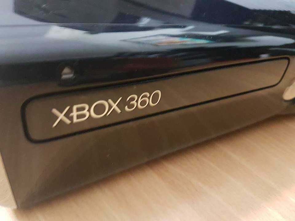 Konsola Xbox 360 250gb z kinectem i gry Stan idealny