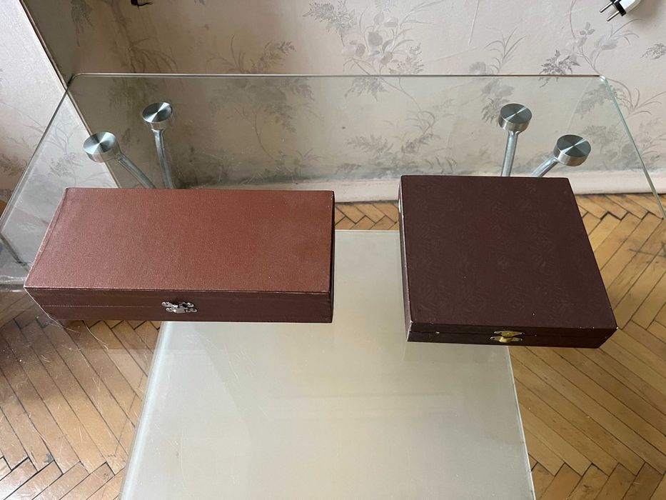 Футляры для  столовых приборов.