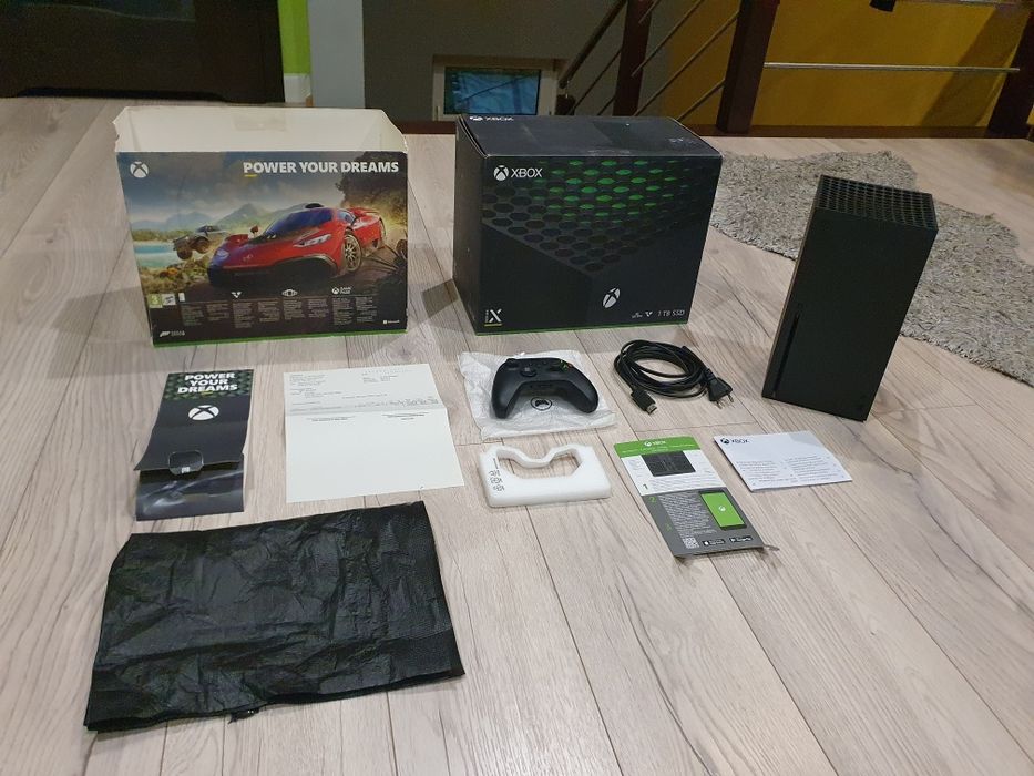 Xbox Series X 1TB SSD z napędem FORZA HORIZON 5 Cały Komplet DUŻO GIER